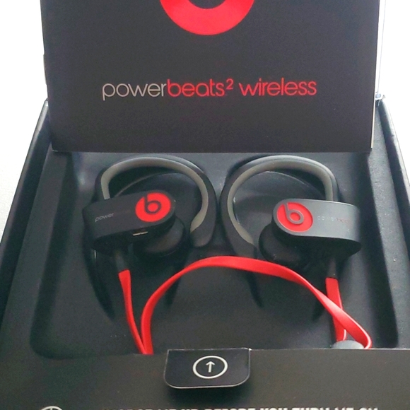Wireless PowerBeats - Picture 1 of 3